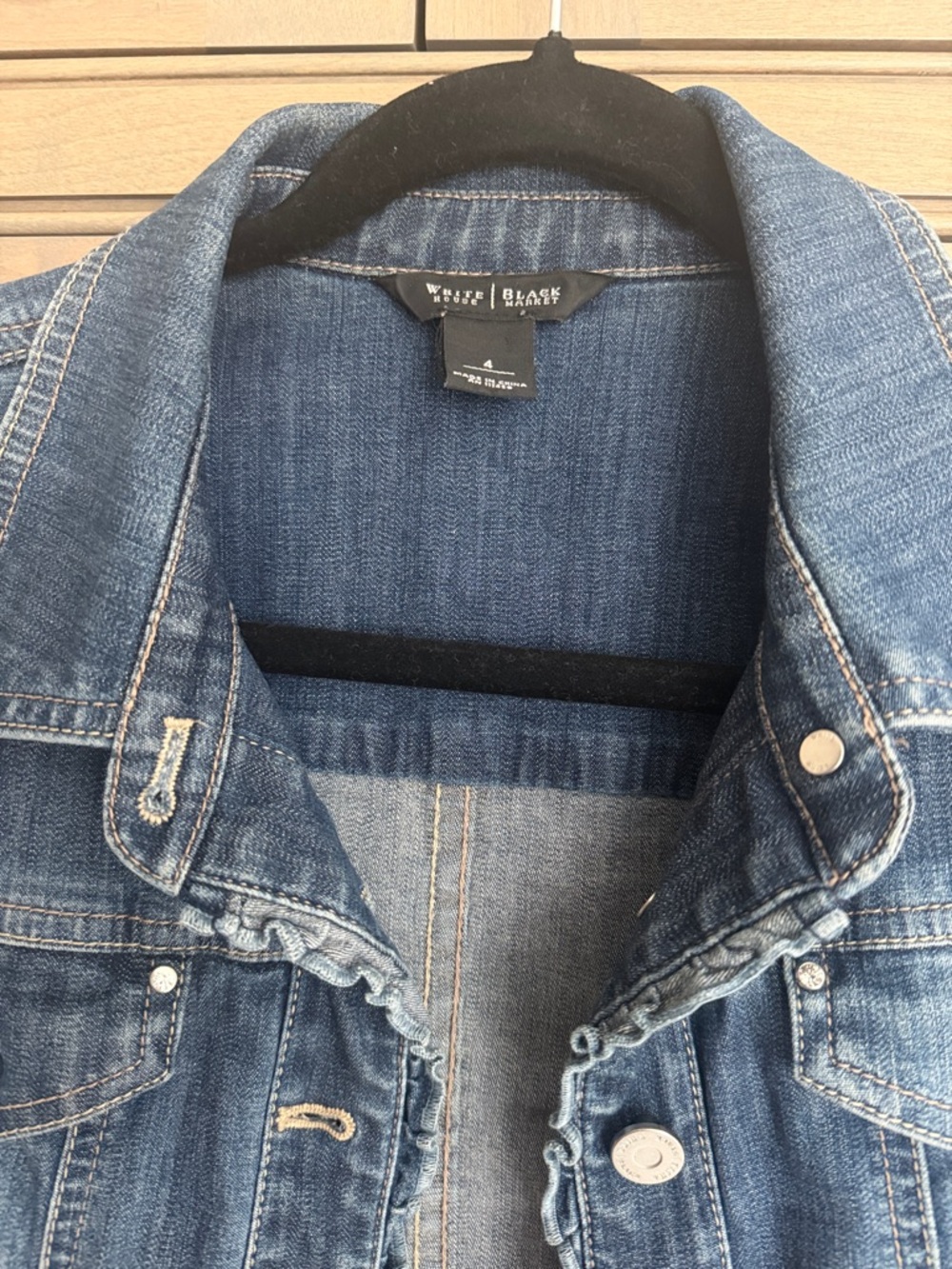 White House Black Market Dark Blue Denim Jacket - Women's Cropped Trucker size 4 - Picture 2 of 7